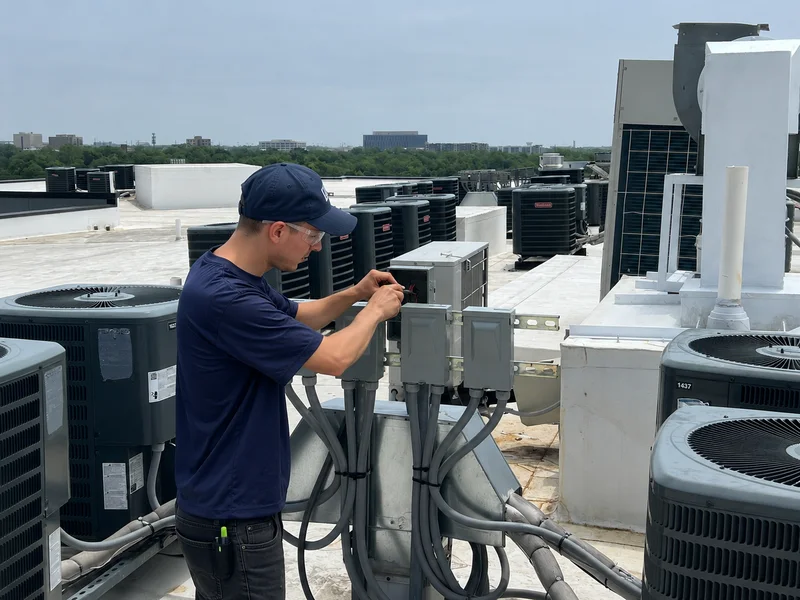 Commercial rooftop HVAC unit